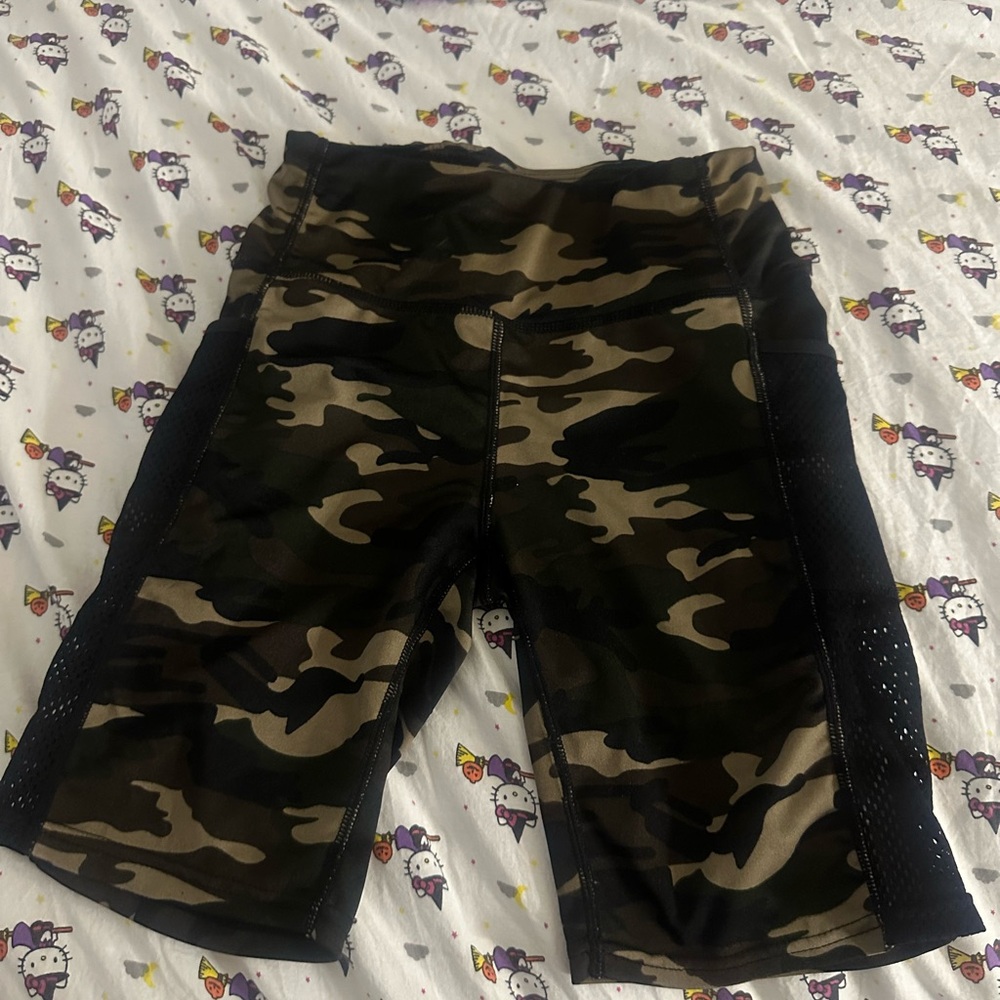 shein army print gym shorts size small
